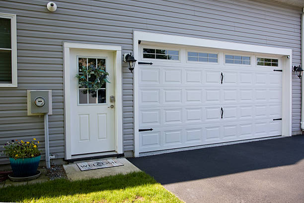 24/7 Emergency Garage Door Panel Replacement experts in Ludington, MI